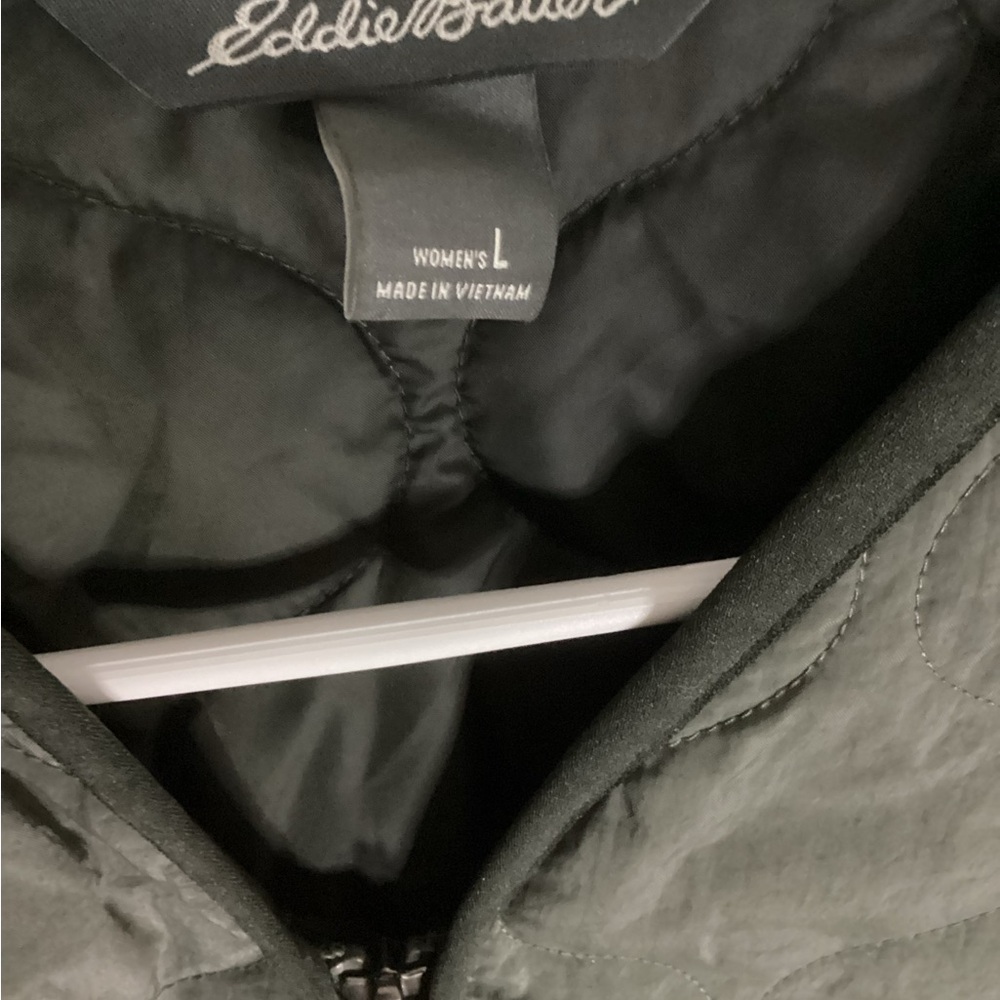 Eddie Bauer Quilted Woman’s Jacket in Olive Green Size Large - Picture 3 of 3